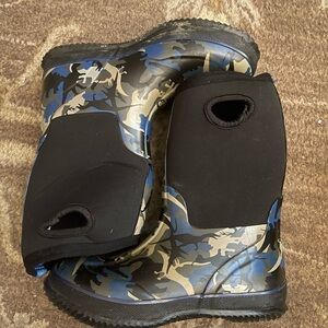 AthleTech Blue and Black Camouflage Kids Boots